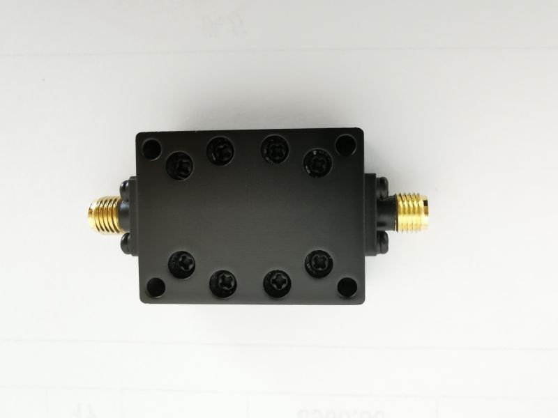 VF Rel&eacute; RADIALL - SPDT Mont&aacute;ž Na PCB 18GHz 12V