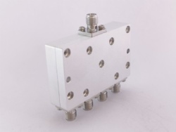 DC-18GHz 4路电阻功分器