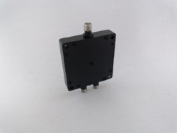 1.7-9GHz 2路微带功分器